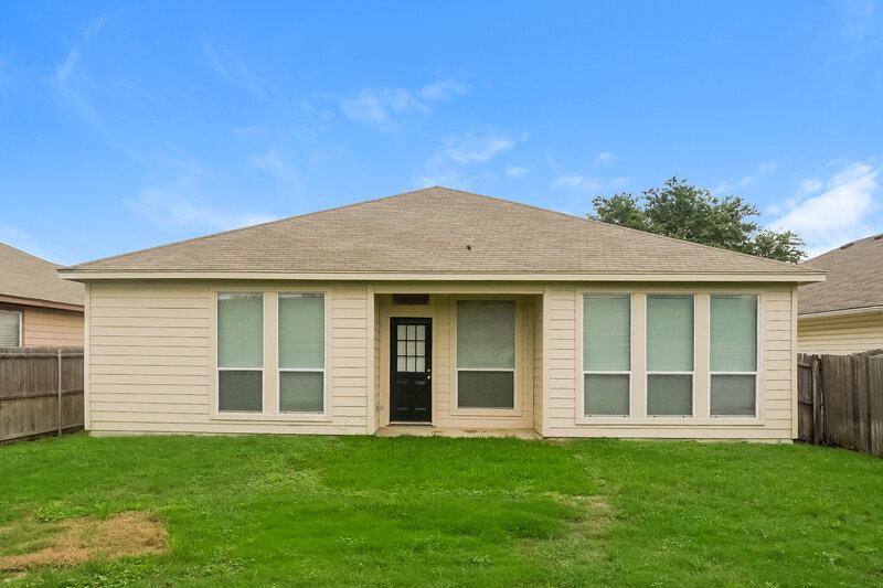 2,075/Mo, 1141 Day Dream Dr Haslet, TX 76052 Rear View