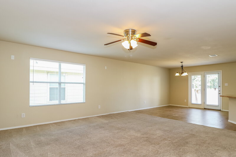 1,800/Mo, 224 Allenwood Dr Fort Worth, TX 76134 Living Room View