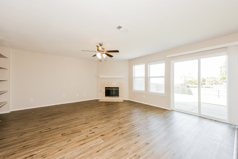 2,195/Mo, 2133 Pecan Creek Dr Mesquite, TX 75181 Living Room View 2