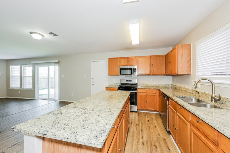 2,195/Mo, 2133 Pecan Creek Dr Mesquite, TX 75181 Kitchen View 3