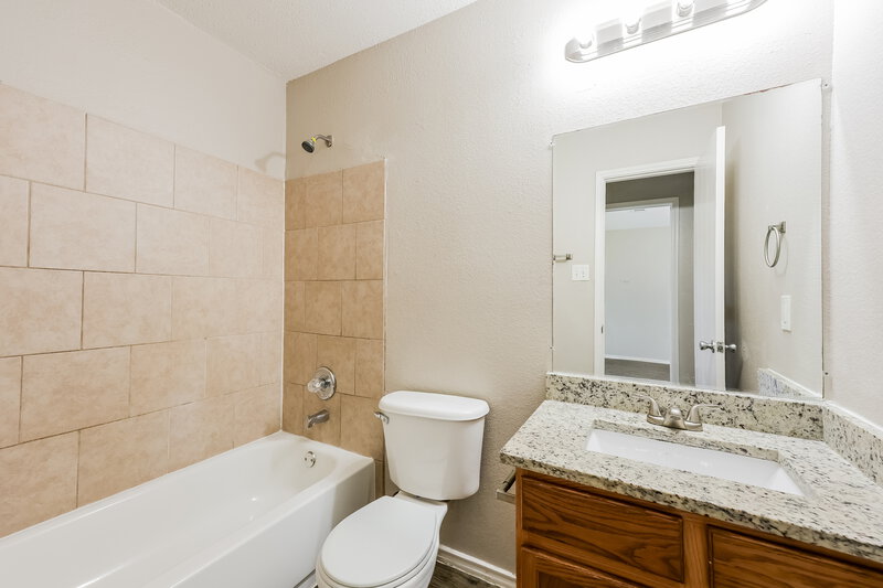 2,195/Mo, 2133 Pecan Creek Dr Mesquite, TX 75181 Bathroom View