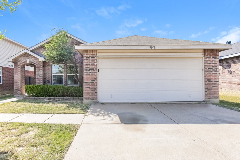 1,550/Mo, 9016 Old Clydesdale Dr Fort Worth, TX 76123 External View
