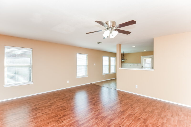 1,550/Mo, 9016 Old Clydesdale Dr Fort Worth, TX 76123 Living Room View 3