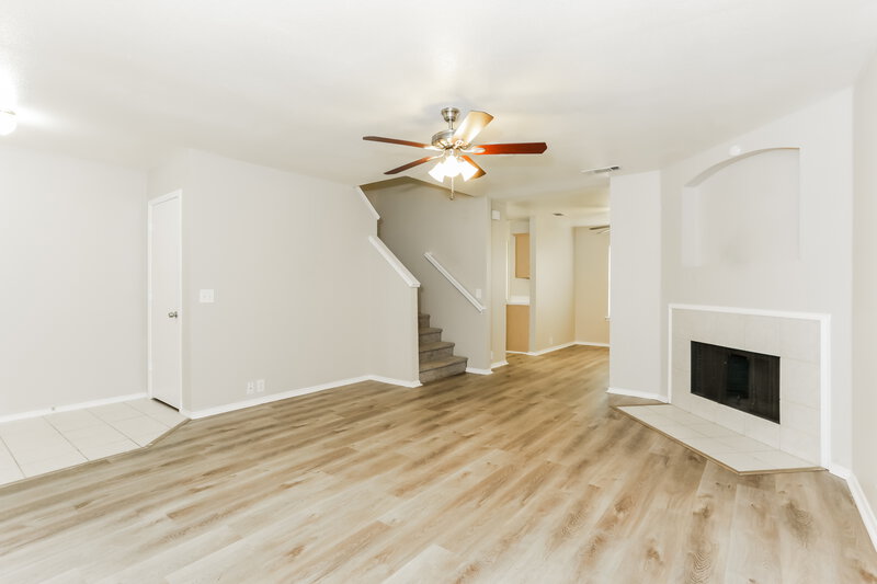2,260/Mo, 231 Tulane Dr Glenn Heights, TX 75154 Living Room View 2