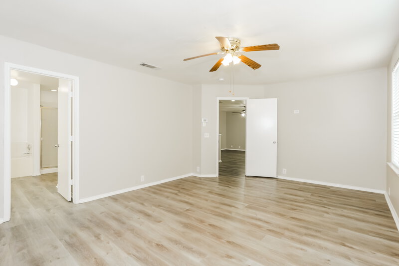 2,260/Mo, 231 Tulane Dr Glenn Heights, TX 75154 Main Bedroom View 2