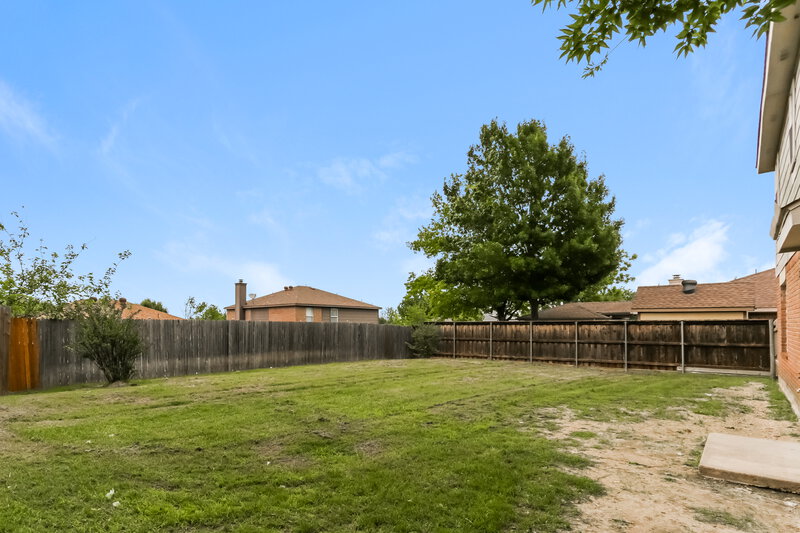 2,260/Mo, 231 Tulane Dr Glenn Heights, TX 75154 Rear View