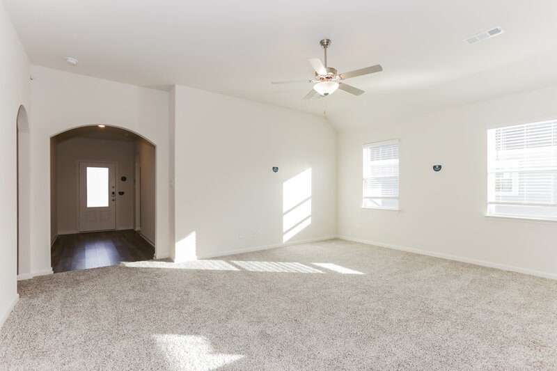 2,220/Mo, 9640 Dan Meyer Dr Fort Worth, TX 76140 Living Room View 3