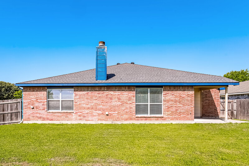 2,125/Mo, 124 Thoroughbred Dr Krum, TX 76249 Rear View