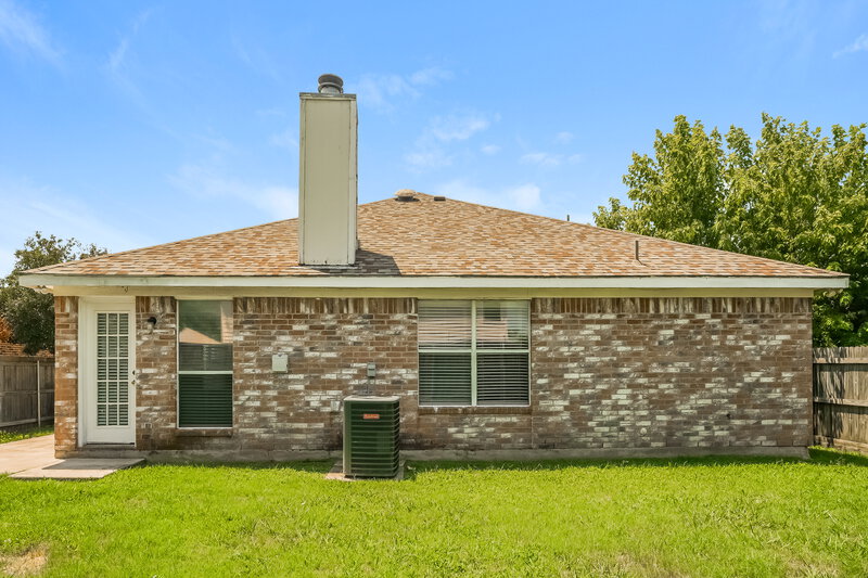 1,795/Mo, 3612 Garden Springs Dr Fort Worth, TX 76123 Rear View