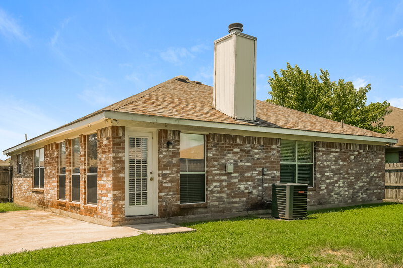 1,795/Mo, 3612 Garden Springs Dr Fort Worth, TX 76123 Rear View 2