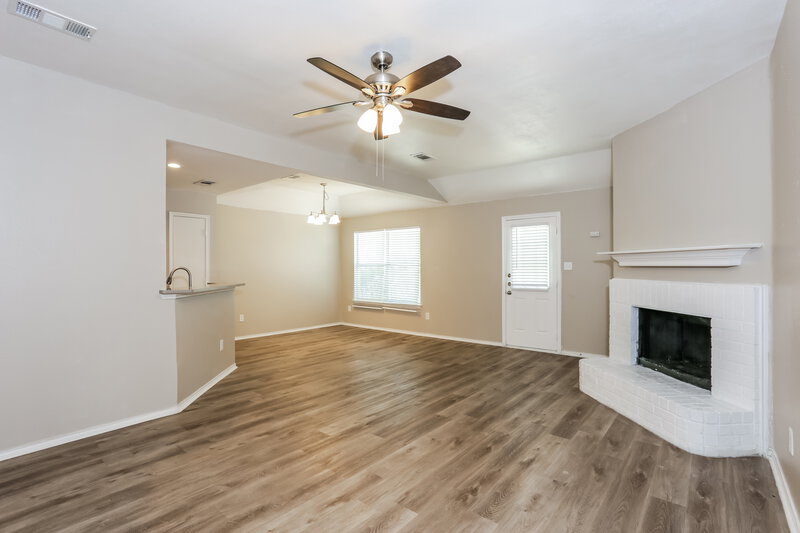 1,965/Mo, 2628 Hidden Springs Dr Mesquite, TX 75181 Living Room View