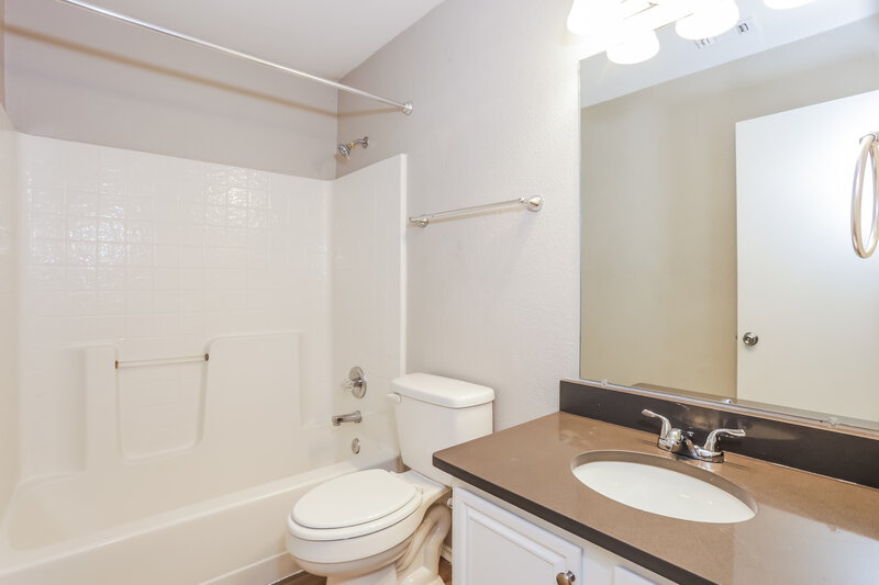 1,965/Mo, 2628 Hidden Springs Dr Mesquite, TX 75181 Bathroom View