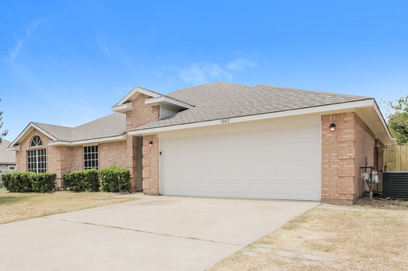 2,445/Mo, 1002 Aries St Cedar Hill, TX 75104 Front View