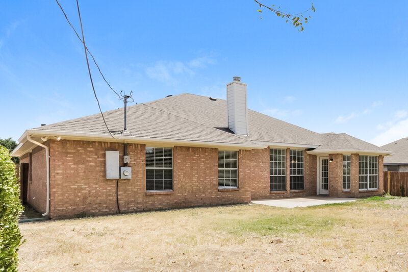 2,445/Mo, 1002 Aries St Cedar Hill, TX 75104 Rear View