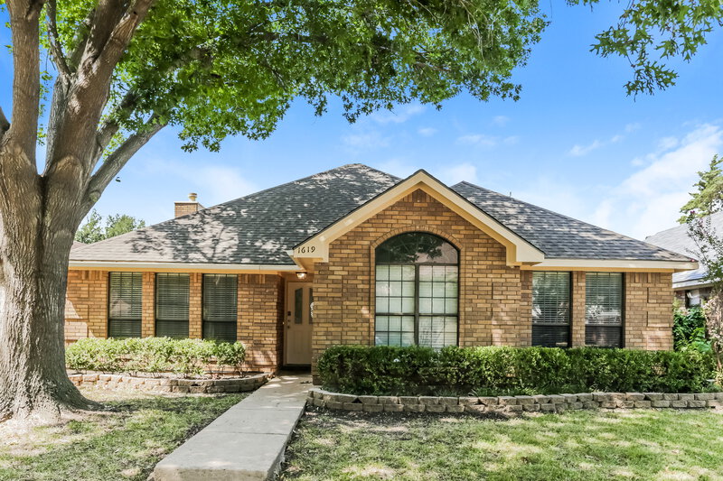 2,195/Mo, 1619 Allen Dr Cedar Hill, TX 75104 External View