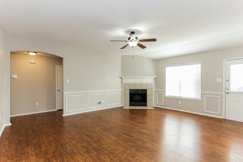 1,945/Mo, 636 Bluejay Dr Saginaw, TX 76131 Living Room View