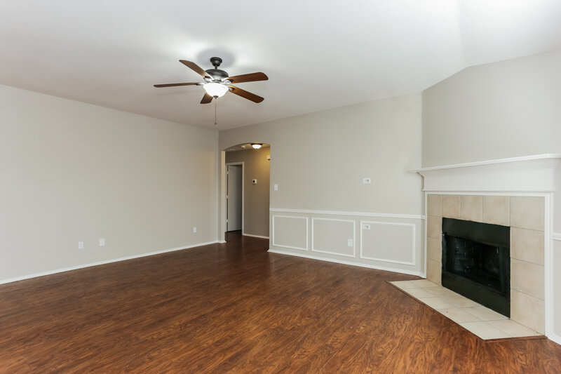 1,945/Mo, 636 Bluejay Dr Saginaw, TX 76131 Living Room View 2