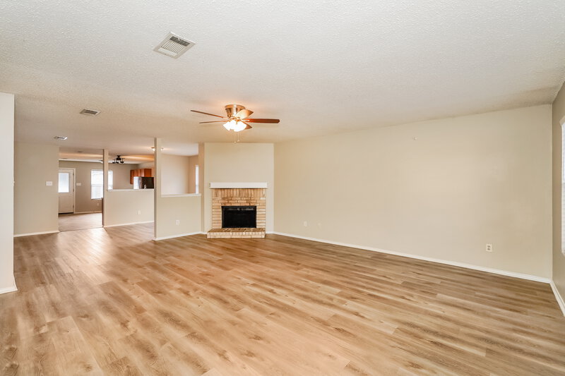 1,815/Mo, 541 Magdalen Ave Crowley, TX 76036 Living Room View