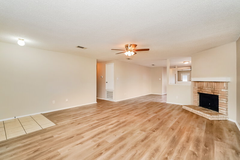 1,815/Mo, 541 Magdalen Ave Crowley, TX 76036 Living Room View 2