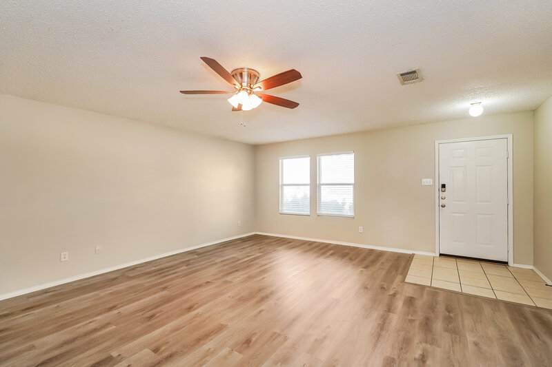 1,815/Mo, 541 Magdalen Ave Crowley, TX 76036 Living Room View 3