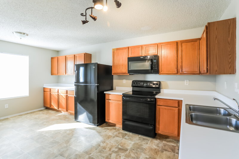 1,790/Mo, 541 Magdalen Ave Crowley, TX 76036 Kitchen View