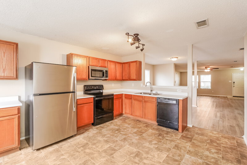 1,815/Mo, 541 Magdalen Ave Crowley, TX 76036 Kitchen View