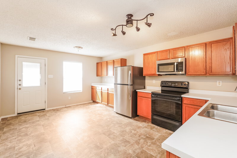1,815/Mo, 541 Magdalen Ave Crowley, TX 76036 Kitchen View 3