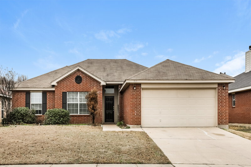 2,205/Mo, 915 Joshua Dr Burleson, TX 76028 External View