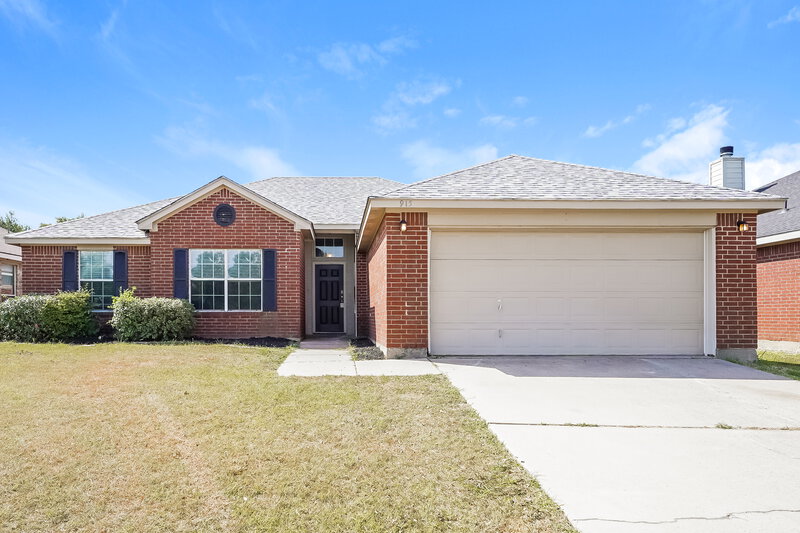 2,040/Mo, 915 Joshua Dr Burleson, TX 76028 External View