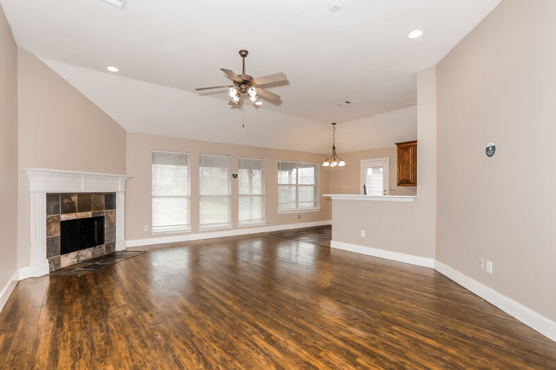 2,205/Mo, 915 Joshua Dr Burleson, TX 76028 Living Room View 2