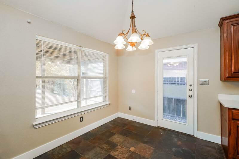 2,040/Mo, 915 Joshua Dr Burleson, TX 76028 Dining Room View