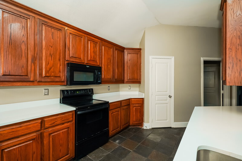2,040/Mo, 915 Joshua Dr Burleson, TX 76028 Kitchen View