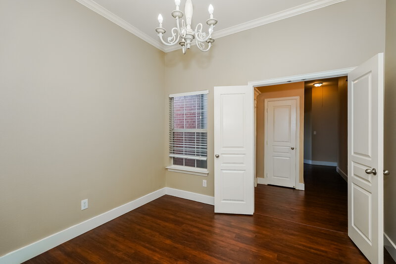 2,040/Mo, 915 Joshua Dr Burleson, TX 76028 Office View