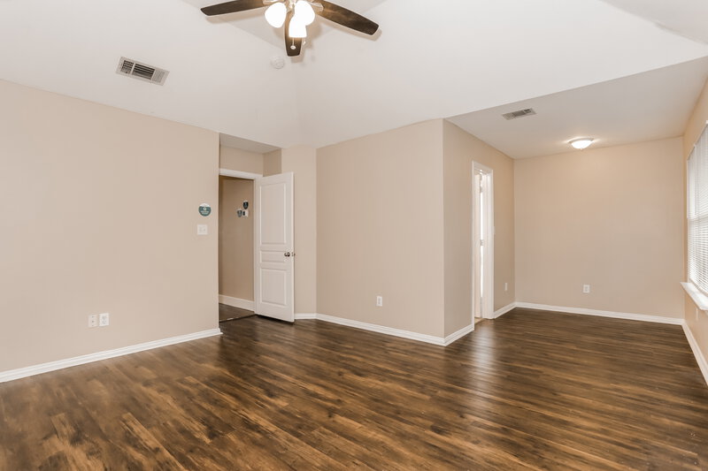 2,205/Mo, 915 Joshua Dr Burleson, TX 76028 Main Bedroom View 2