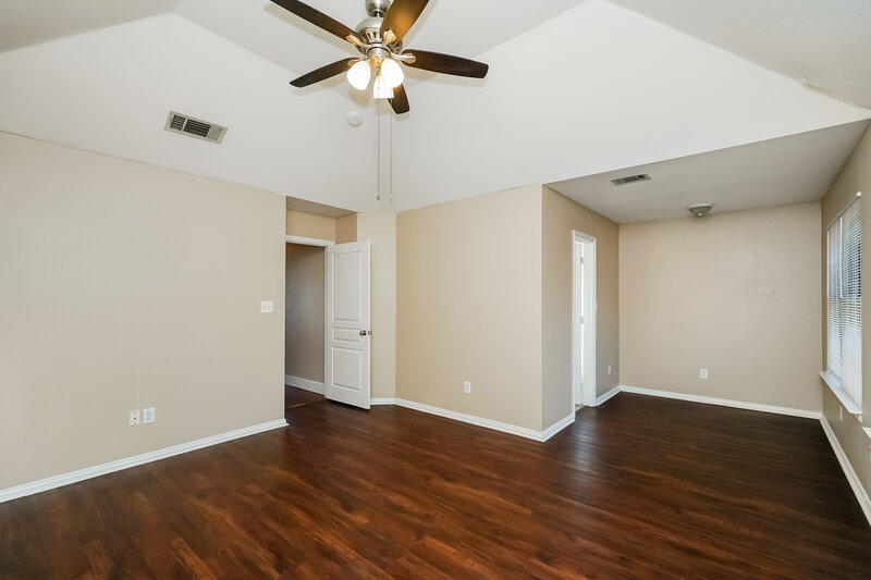 2,040/Mo, 915 Joshua Dr Burleson, TX 76028 Main Bedroom View 2