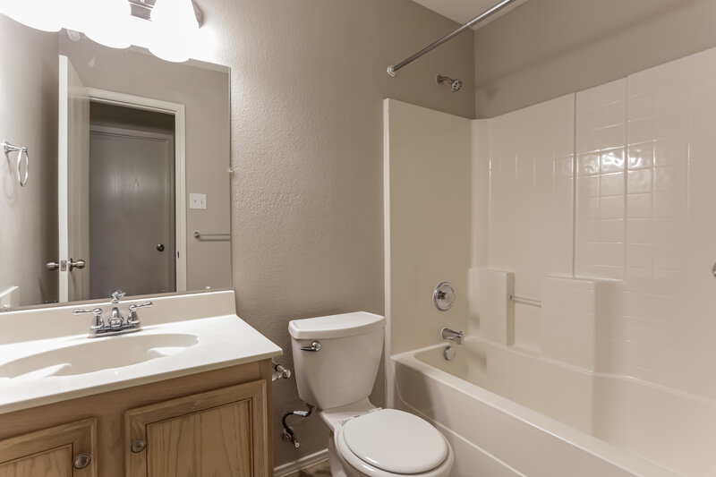 2,075/Mo, 1981 Lariat Dr Justin, TX 76247 Bathroom View