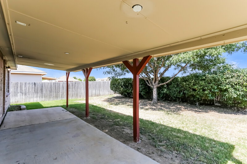 2,075/Mo, 1981 Lariat Dr Justin, TX 76247 Porch View
