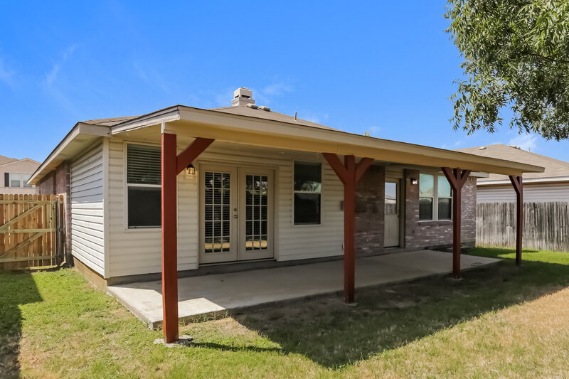 2,075/Mo, 1981 Lariat Dr Justin, TX 76247 Rear View
