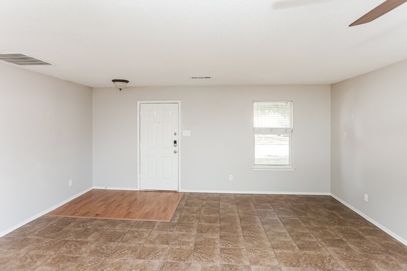 2,180/Mo, 207 Centenary Dr Forney, TX 75126 Living Room View