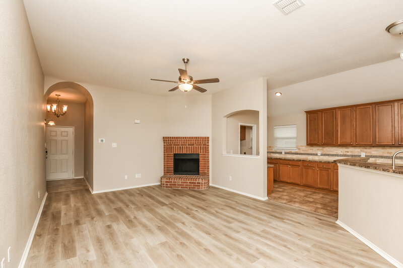 2,245/Mo, 424 Iron Ore Trl Fort Worth, TX 76131 Living Room View 2