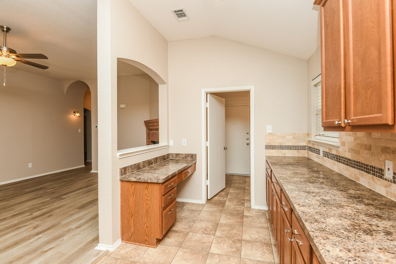 2,245/Mo, 424 Iron Ore Trl Fort Worth, TX 76131 Kitchen View
