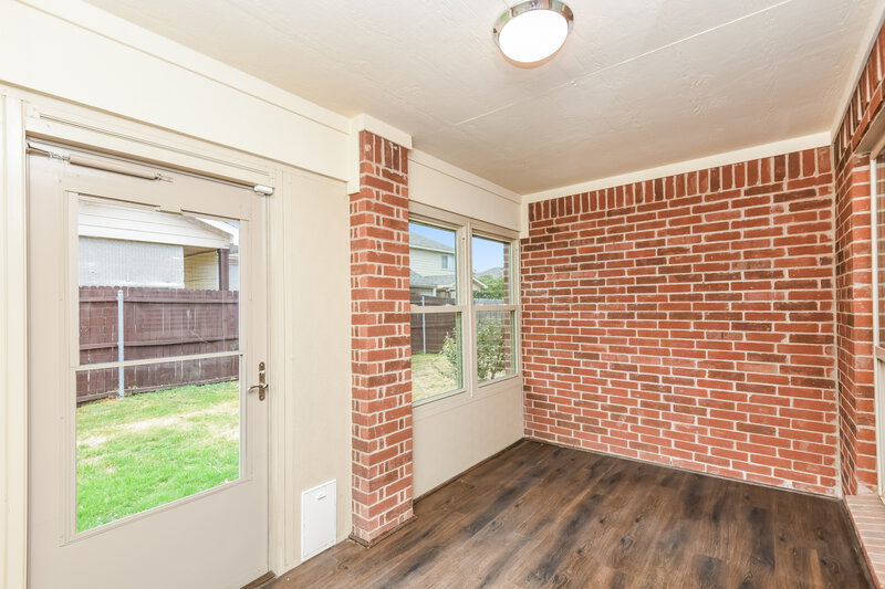 2,245/Mo, 424 Iron Ore Trl Fort Worth, TX 76131 Sun Room View