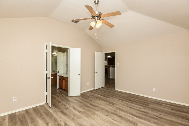 2,245/Mo, 424 Iron Ore Trl Fort Worth, TX 76131 Main Bedroom View 2