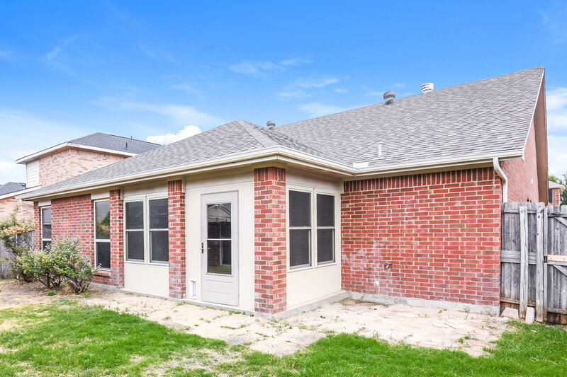 2,245/Mo, 424 Iron Ore Trl Fort Worth, TX 76131 Rear View