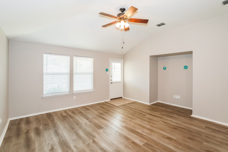 2,340/Mo, 8809 Sagebrush Trl Cross Roads, TX 76227 Living Room View