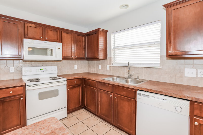 2,340/Mo, 8809 Sagebrush Trl Cross Roads, TX 76227 Kitchen View