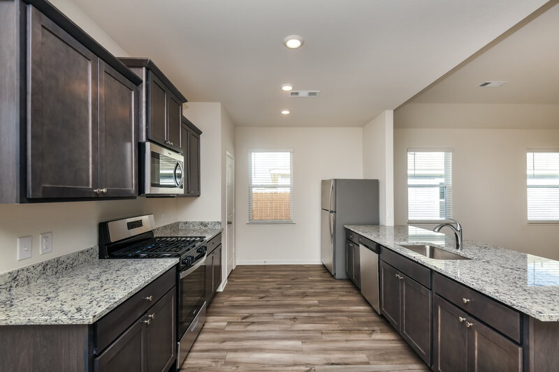 2,140/Mo, 9612 Teton Vista Dr Fort Worth, TX 76140 Kitchen View 4