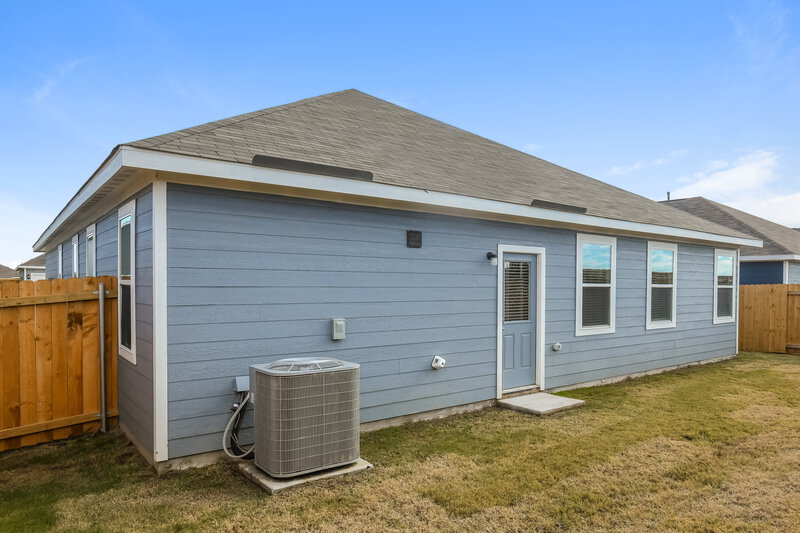 2,140/Mo, 9612 Teton Vista Dr Fort Worth, TX 76140 Rear View