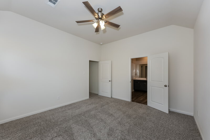 2,380/Mo, 1305 Redpine Dr Fort Worth, TX 76140 Main Bedroom View 2