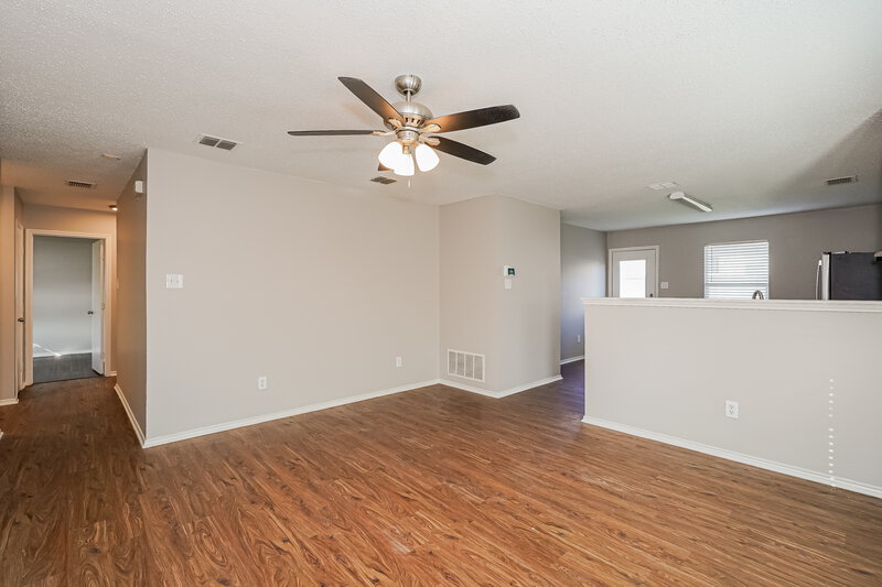 1,485/Mo, 105 Teal Rd Sanger, TX 76266 Living Room View 2